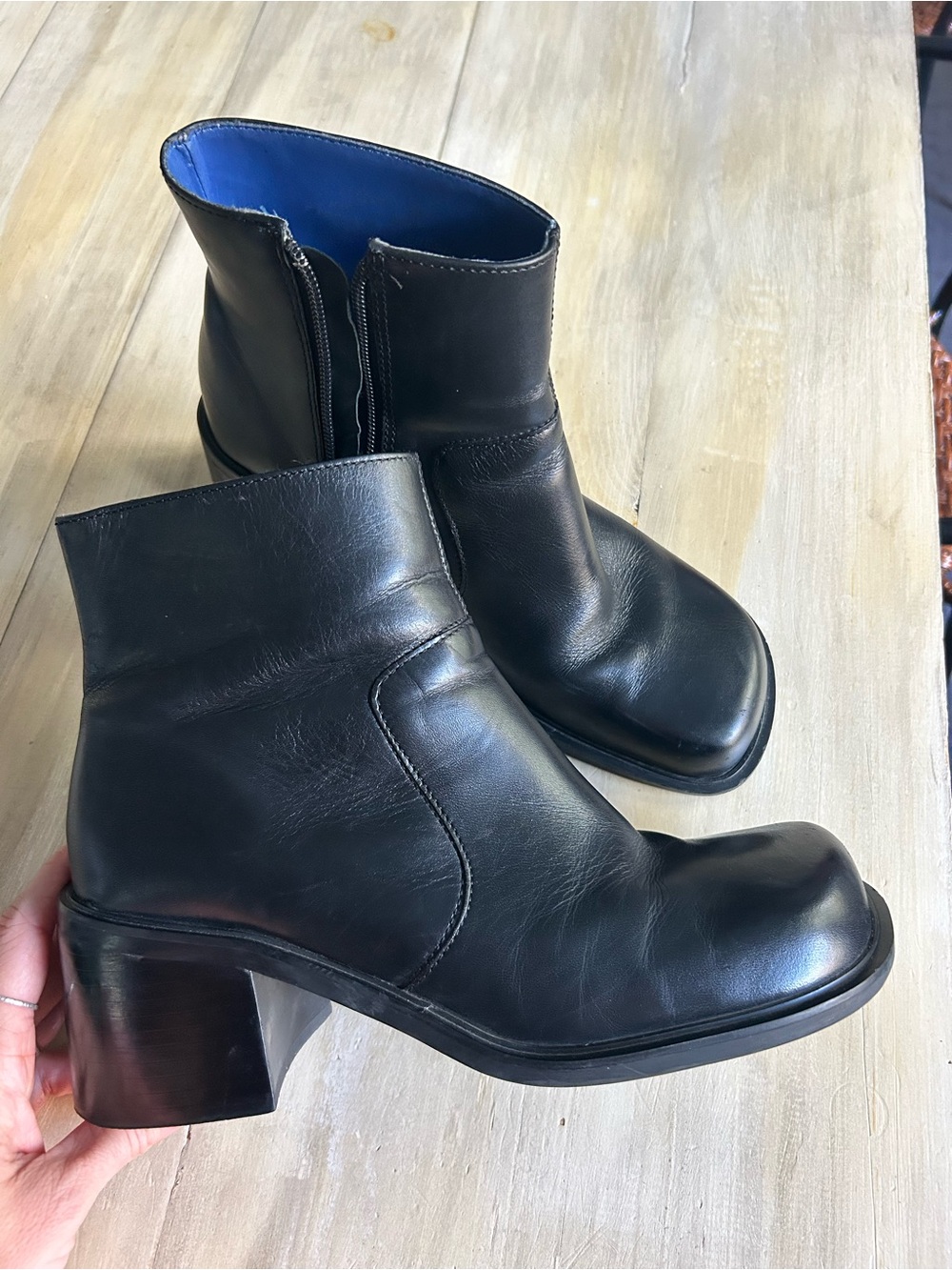 Y2K genuine vintage leather made in Brazil square toe black ankle boots size 8